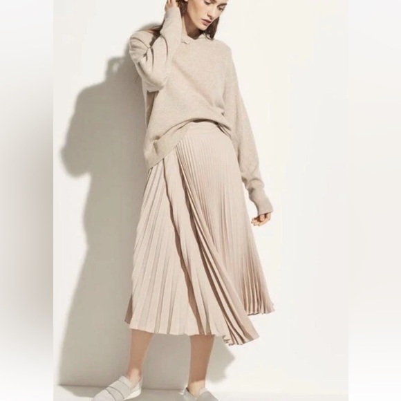 Vince Dresses & Skirts - Vince skirt size 4